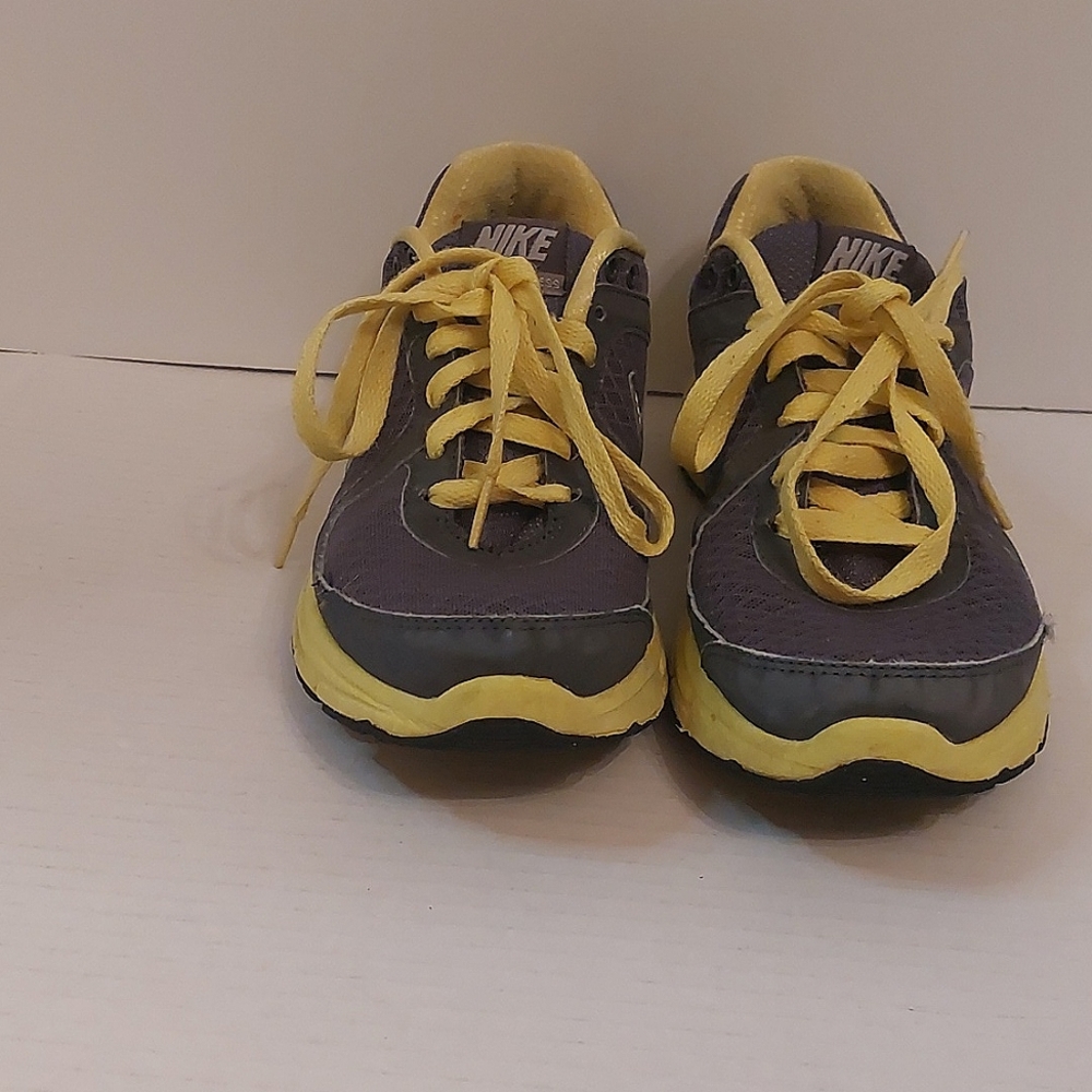 Nike Air Relentless Gray Yellow Running Shoes Men Size 7.5